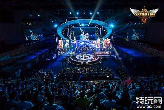 秀中表现出 秀中表现出